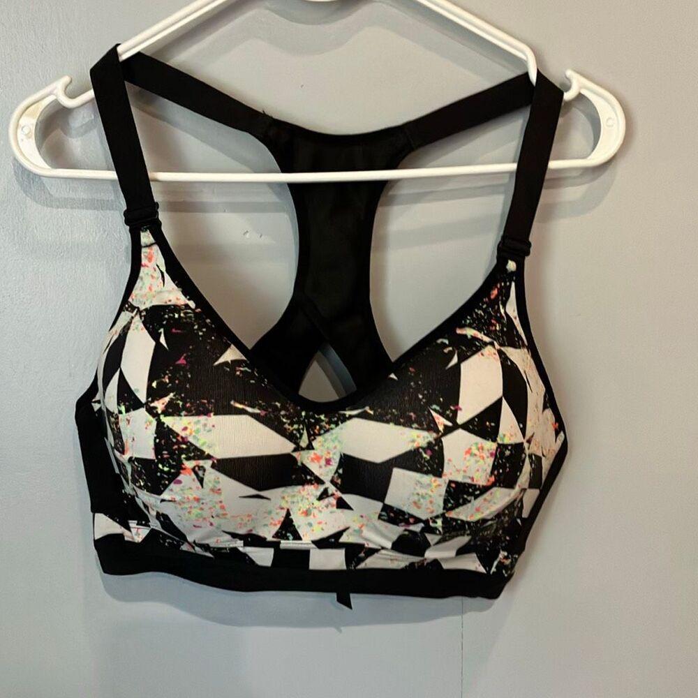 Victoria Secret Incredible Sports Bra 36D Molded Cups Adjustable #700